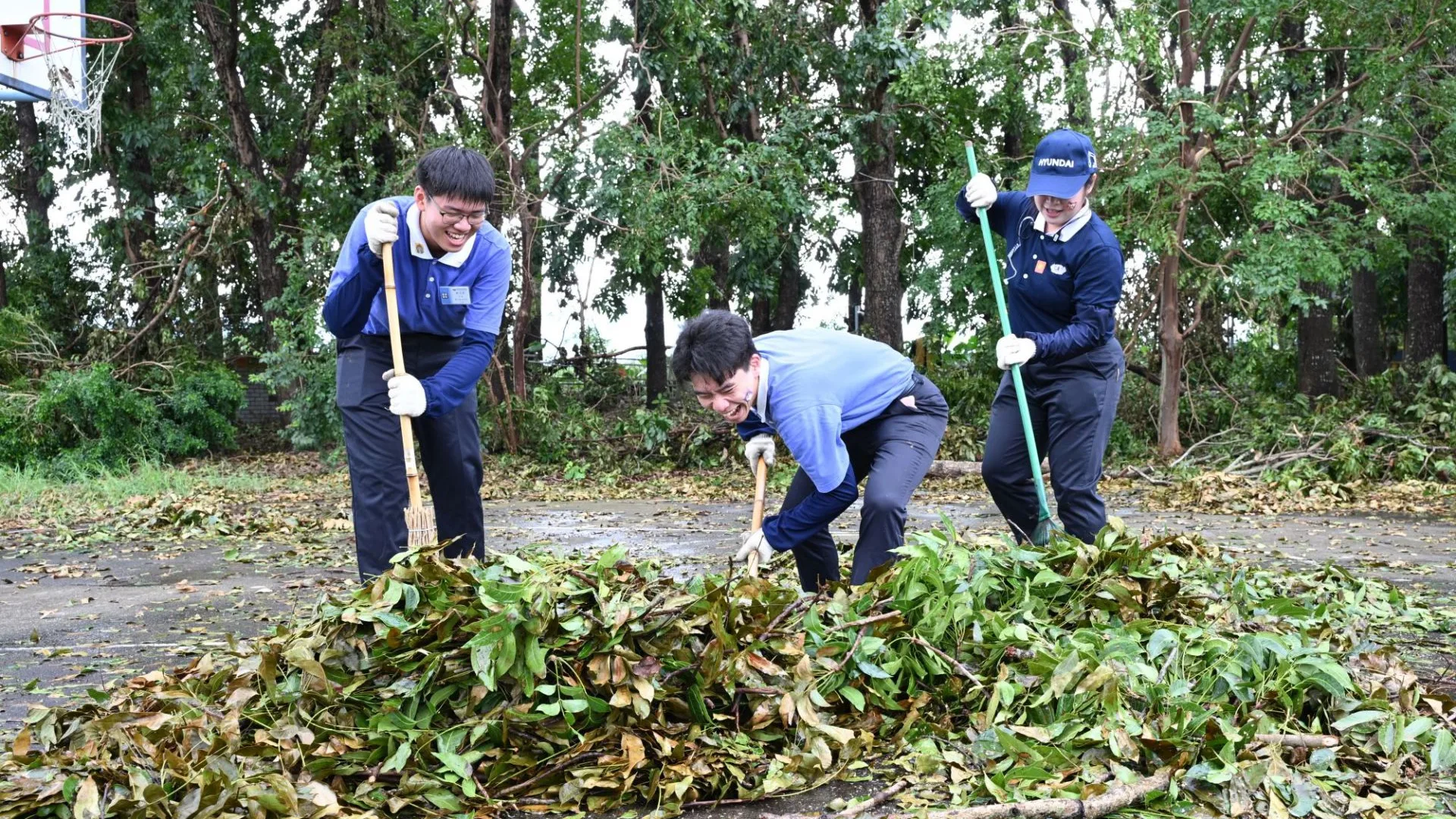 走出舒適圈 大專青年志工災後投入校園環境重建