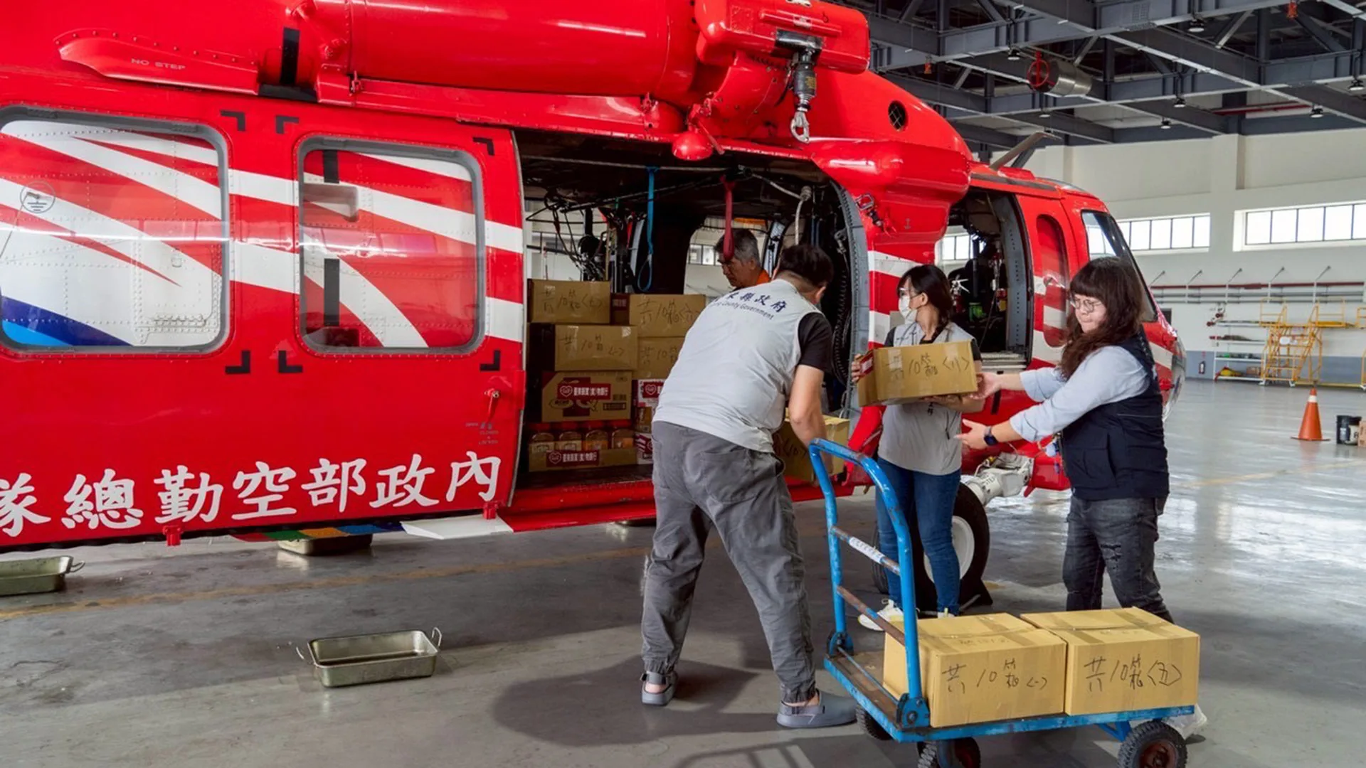 臺東縣府緊急物資調度 結合暖心企業助海端受災村落