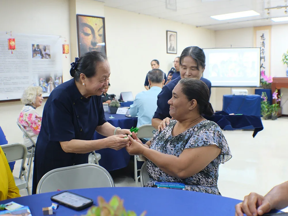 回首慈善來時路