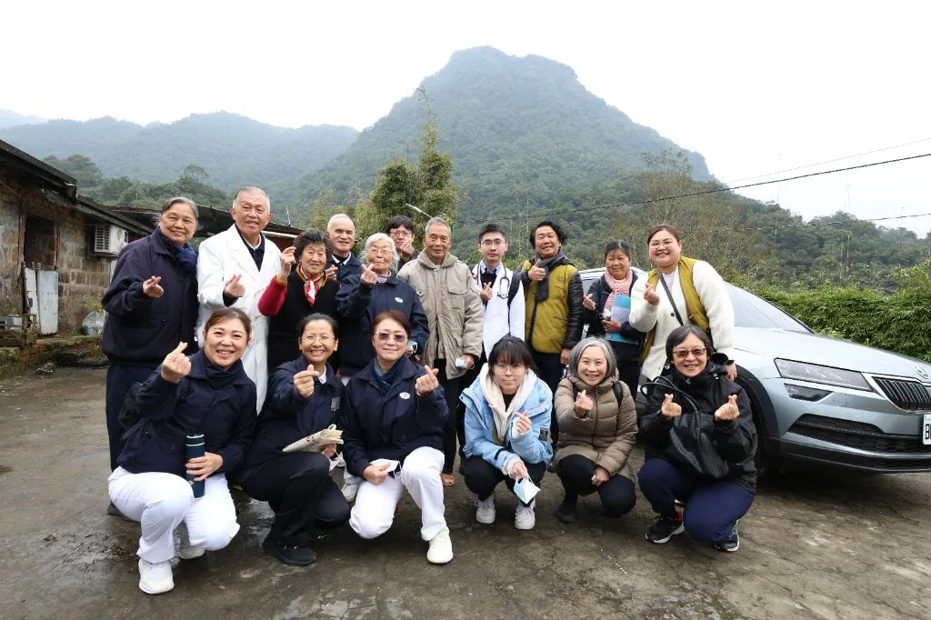 人醫團隊偏鄉義診 寒冬中送溫暖