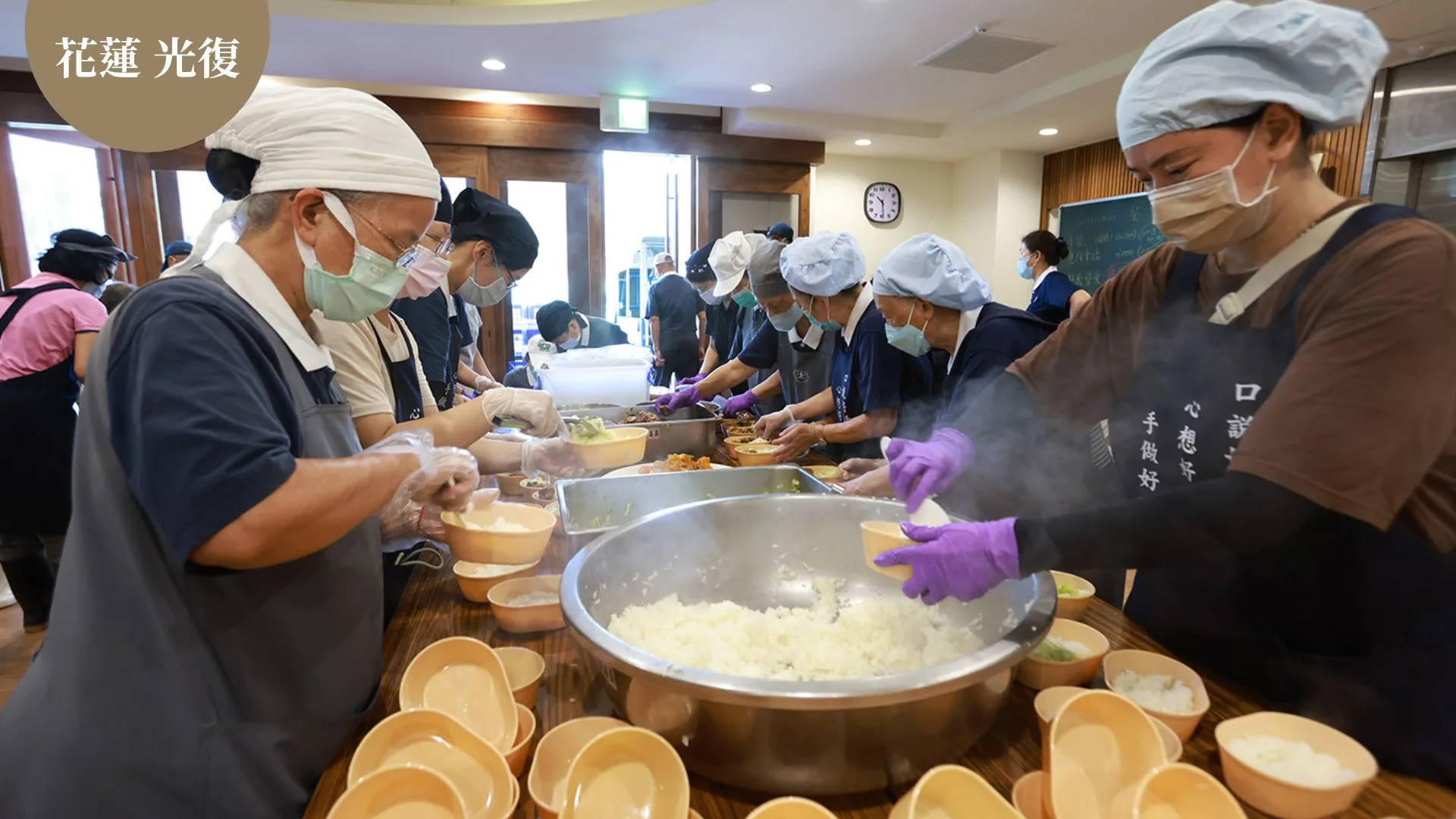 我是一個便當盒，也是個超人