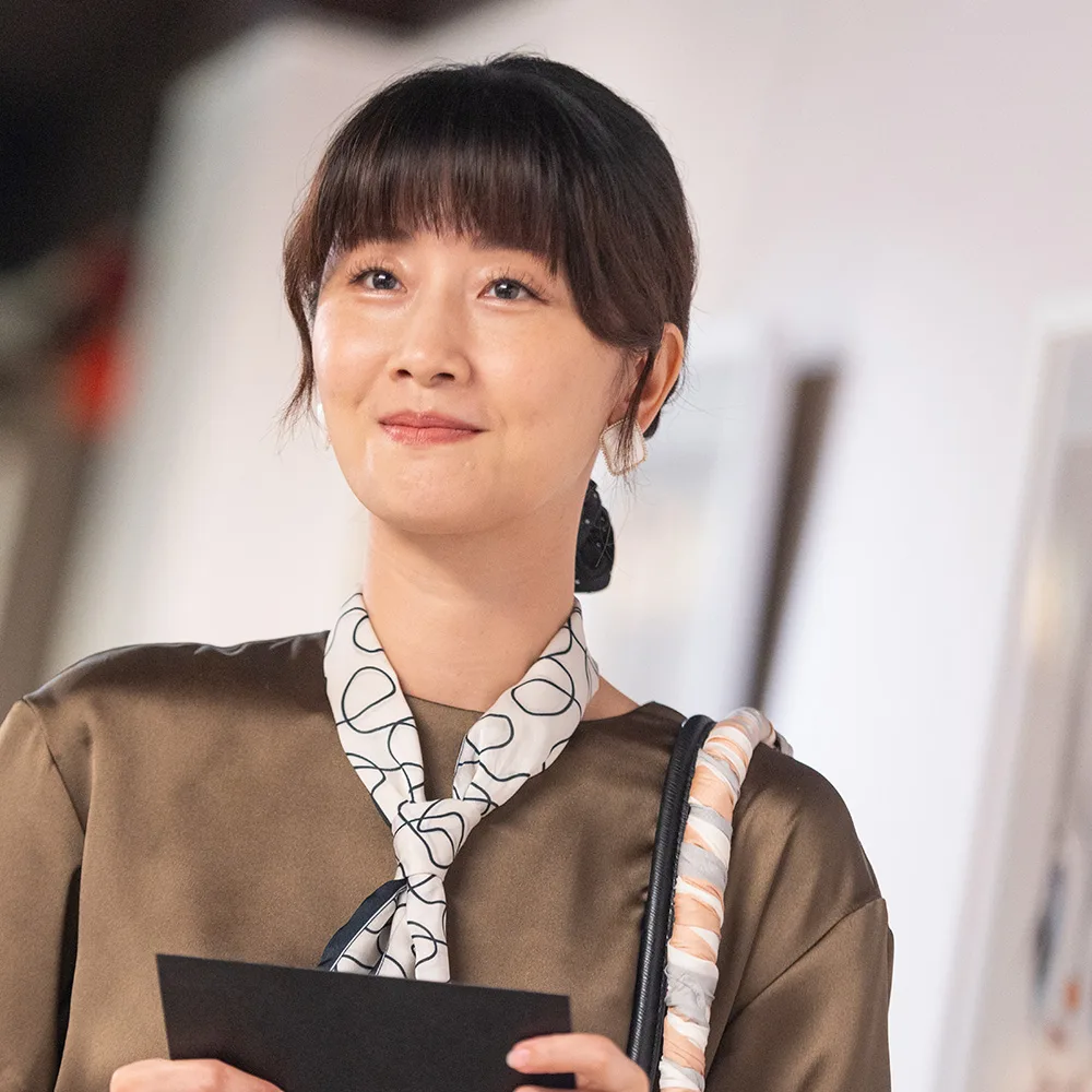 朱芷瑩 / 飾演 鄭麗華老師